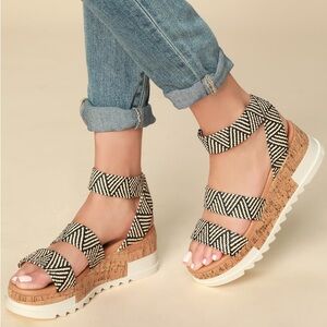 Cushionaire Sandal size 7.5W